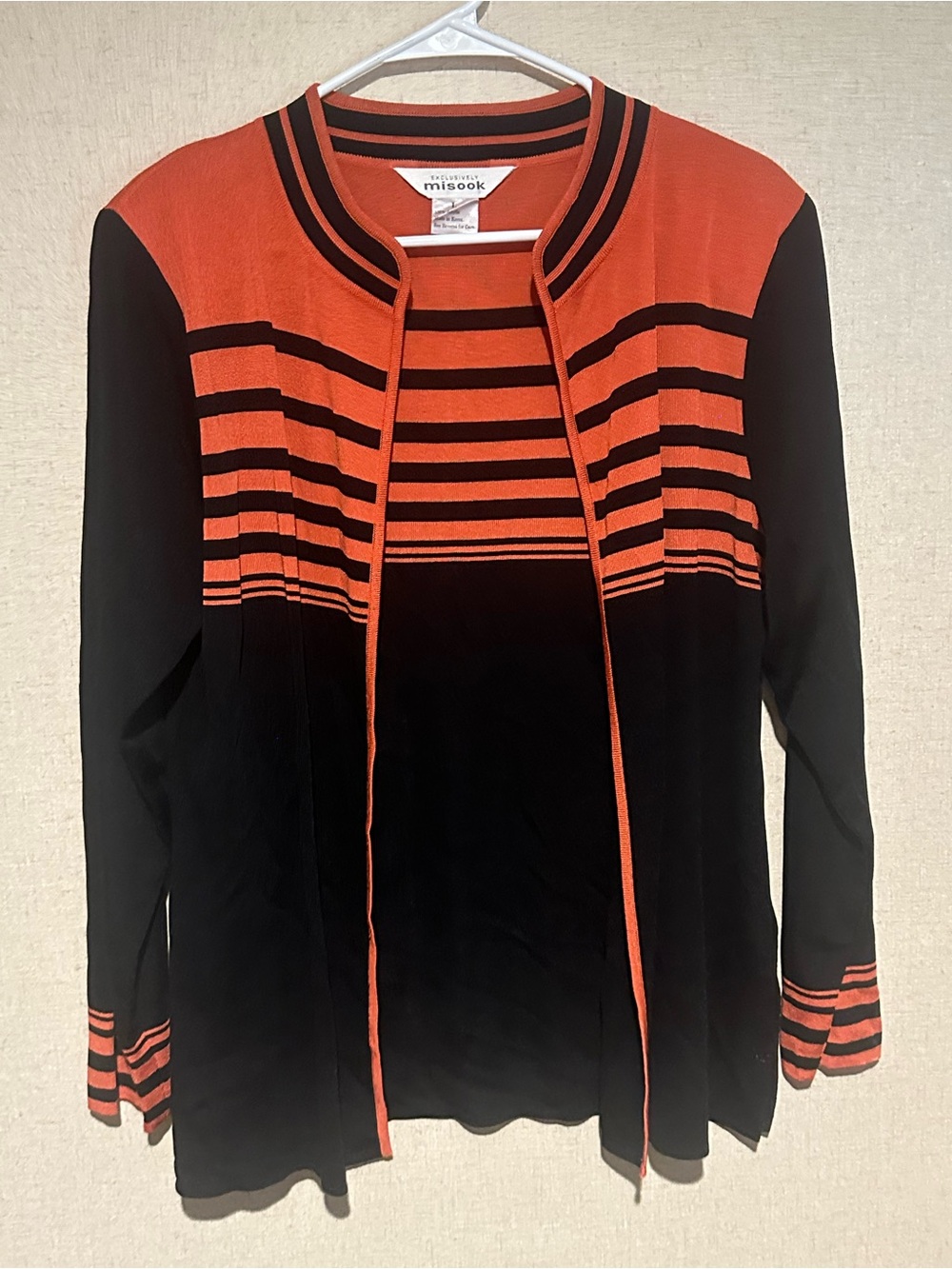 Misook Large Vintage Black and Orange Open-Front Striped Cardigan